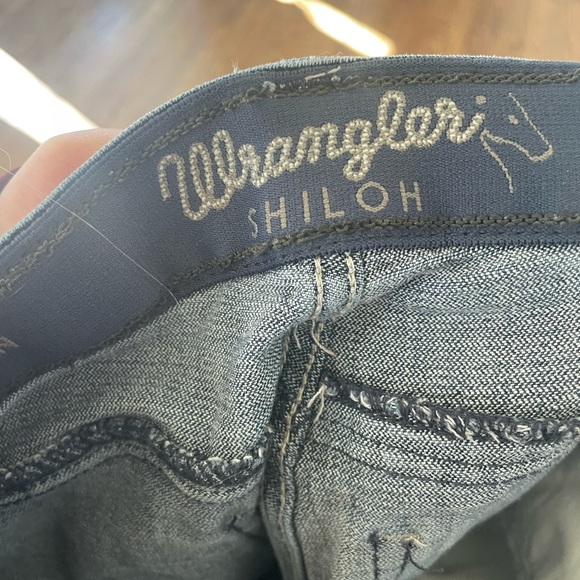 Shiloh Wrangler Ultimate Riding Jeans - Picture 5 of 6